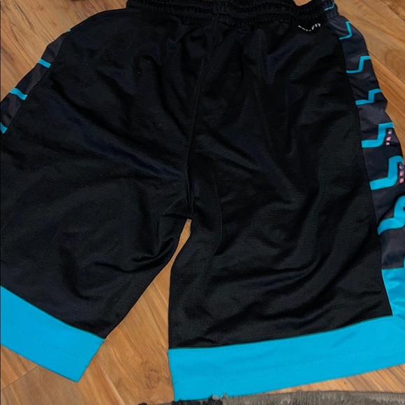 Basketball Shorts - Picture 4 of 6